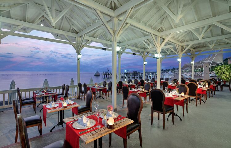 Crystal Flora Beach Resort