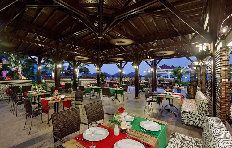 Crystal Flora Beach Resort