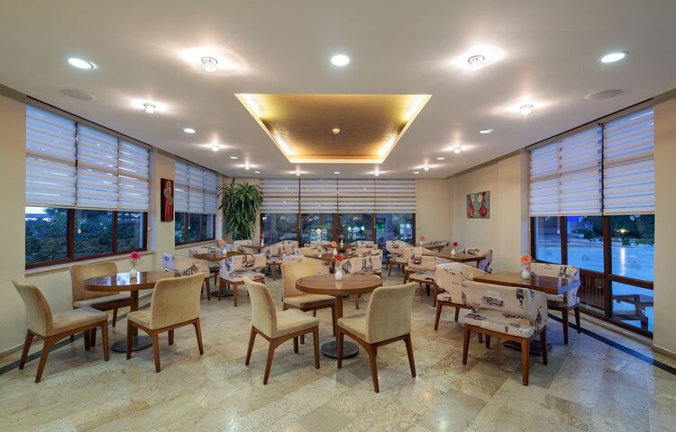 Crystal Flora Beach Resort