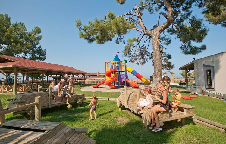 Crystal Flora Beach Resort