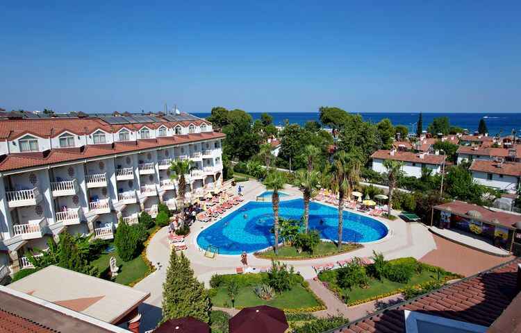 Larissa Sultans Beach