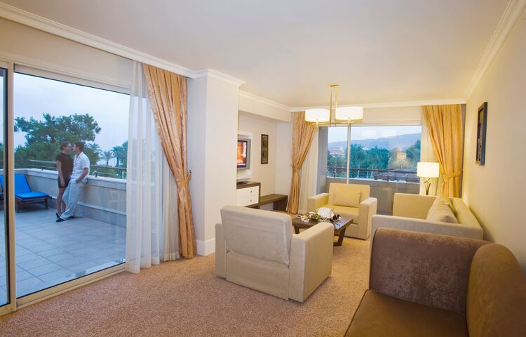 Crystal Deluxe Resort Spa Hotel