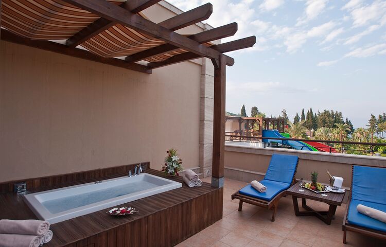 Crystal Deluxe Resort Spa Hotel