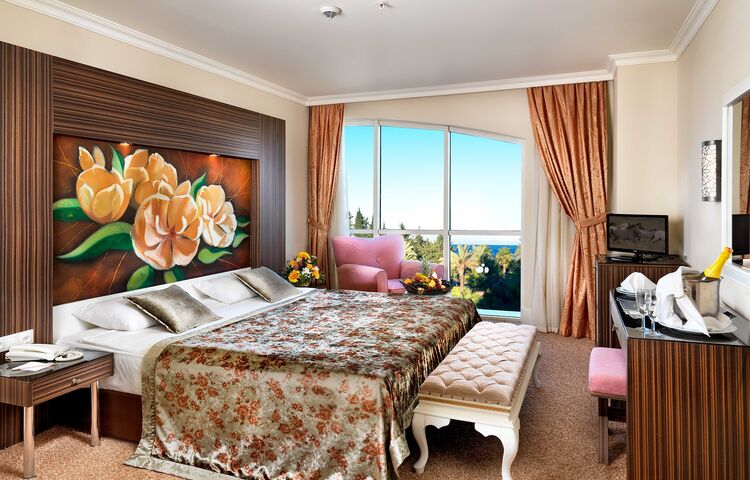 Crystal Deluxe Resort Spa Hotel