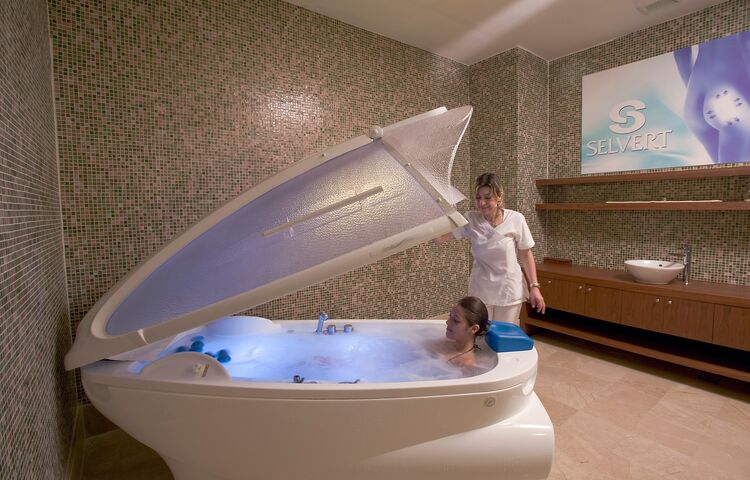 Crystal Deluxe Resort Spa Hotel