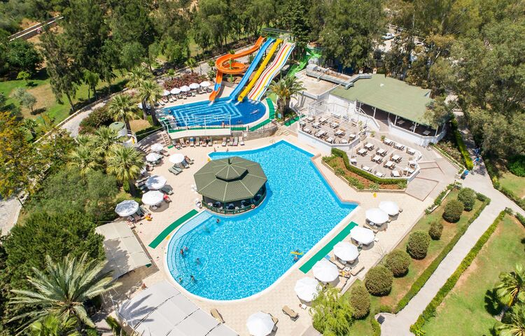 Crystal Green Bay Resort & SPA