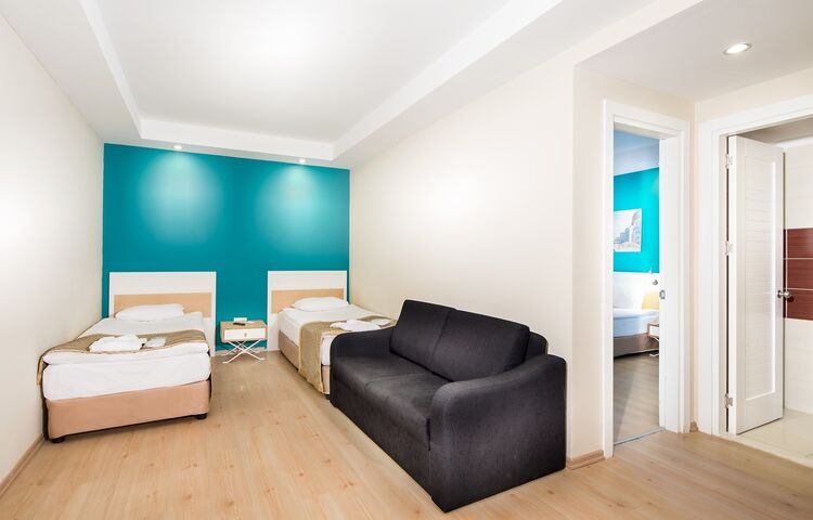 Crystal Green Bay Resort & SPA