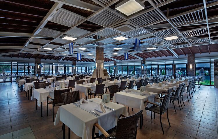 Crystal Green Bay Resort & SPA