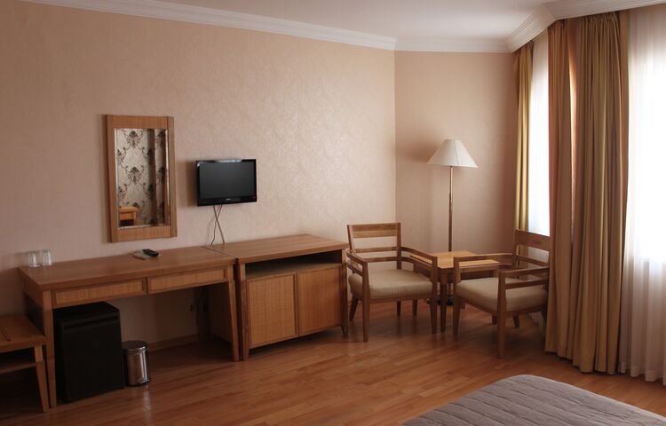 Rena Hotel