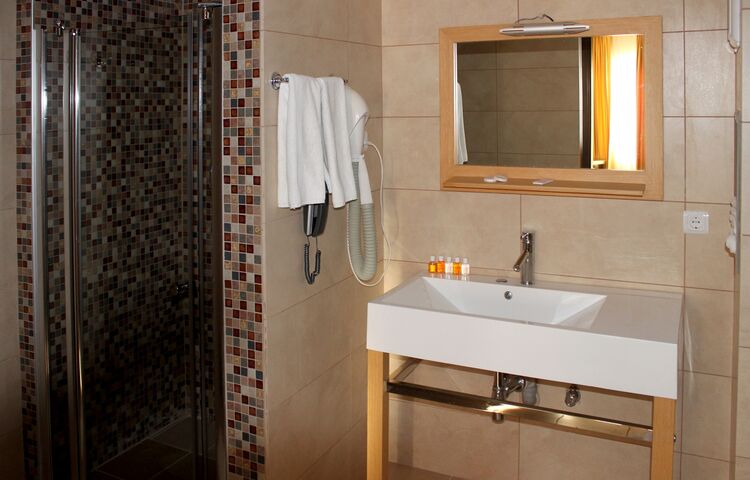 Rena Hotel