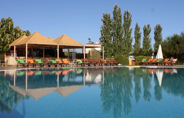 Rena Hotel