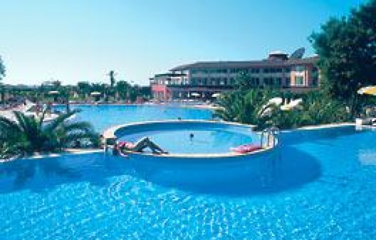 CLUB OASIS BEACH