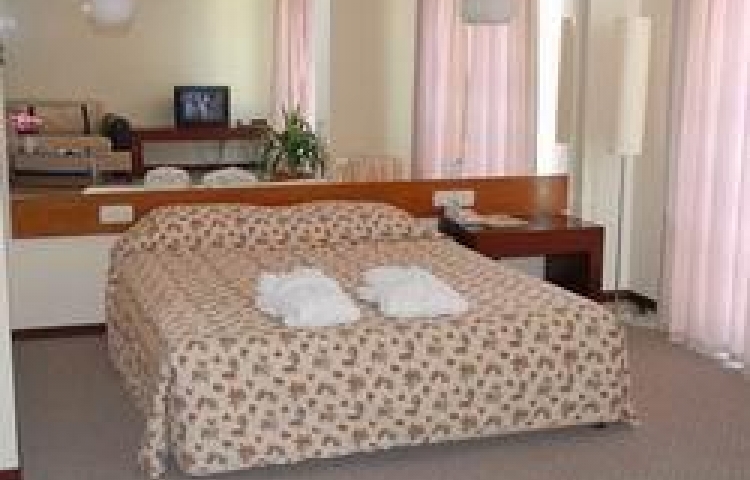 LYCUS RIVER HOTEL