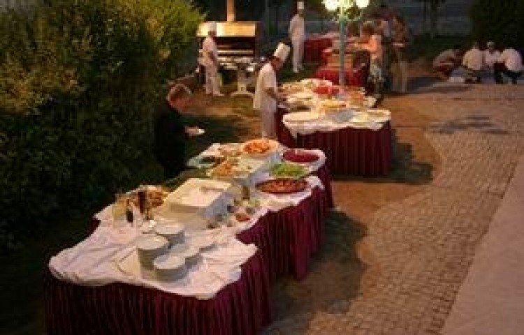 LYCUS RIVER HOTEL