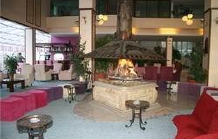 LYCUS RIVER HOTEL