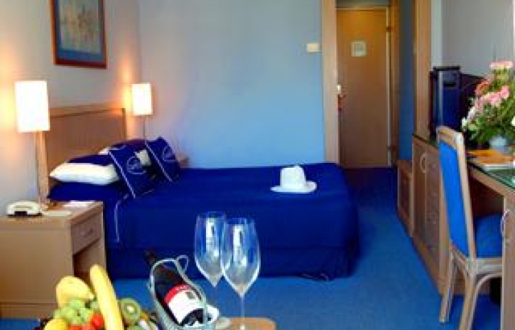 GRAND AZUR HOTEL