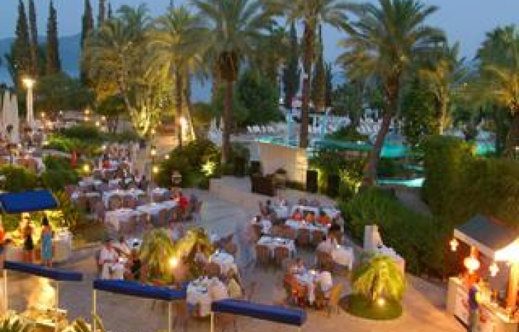 GRAND AZUR HOTEL