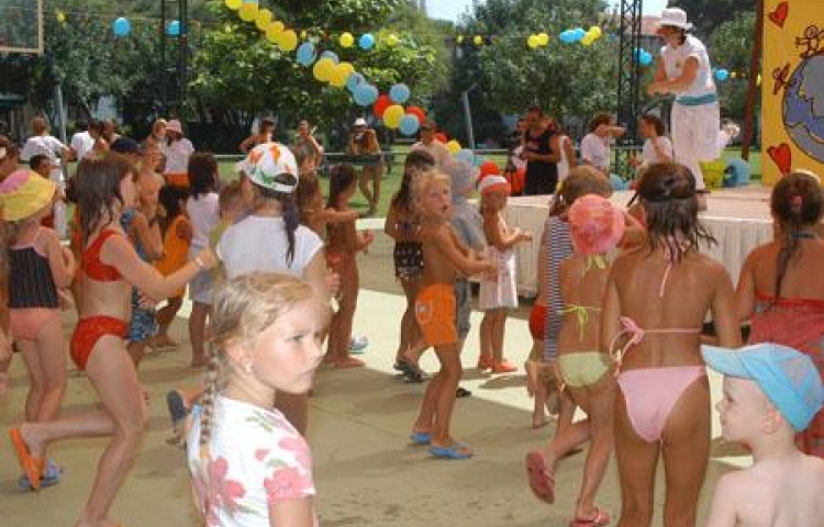 JUSTiNiANO WiSH GRAND KEMER