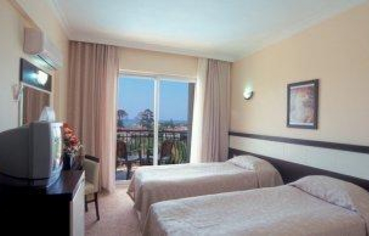 CAMYUVA BEACH HOTEL