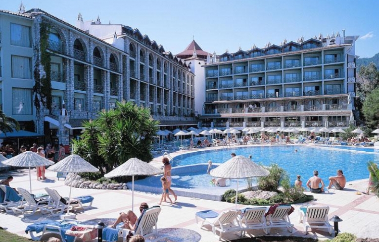 MARTI LA PERLA HOTEL