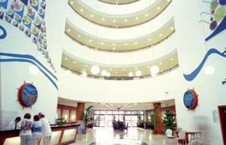 CATAMARAN RESORT HOTEL