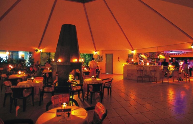 CLUB OASIS BEACH