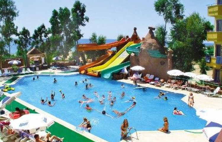 MAHBERi BEACH HOTEL