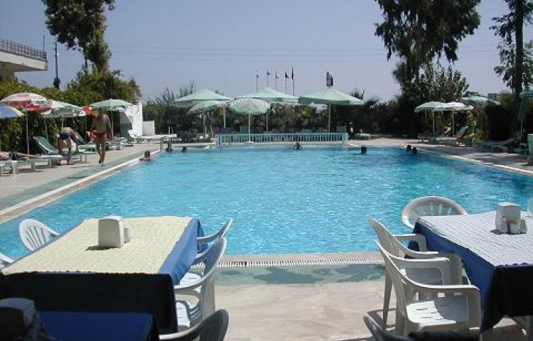 HAPPY DREAMS BEACH HOTEL