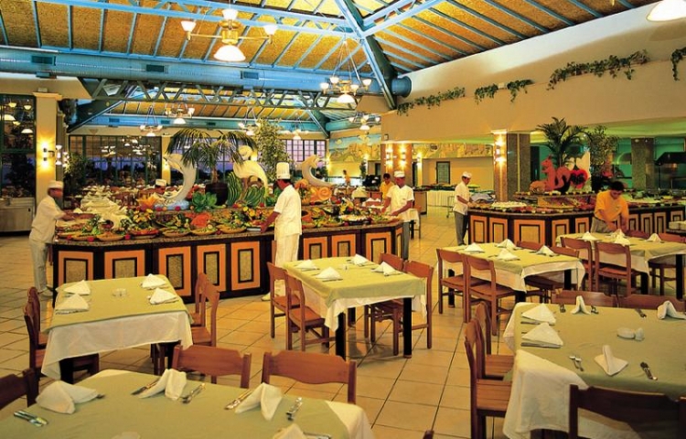 MAJESTY PALM BEACH HOTEL