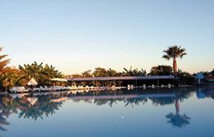 MAJESTY PALM BEACH HOTEL