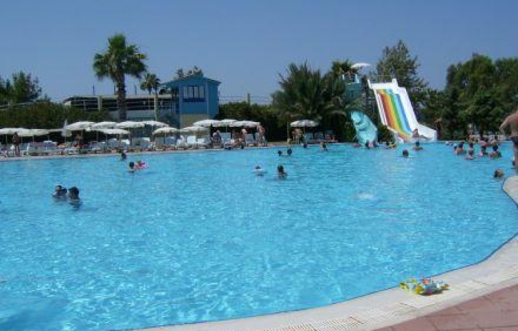 MAJESTY PALM BEACH HOTEL