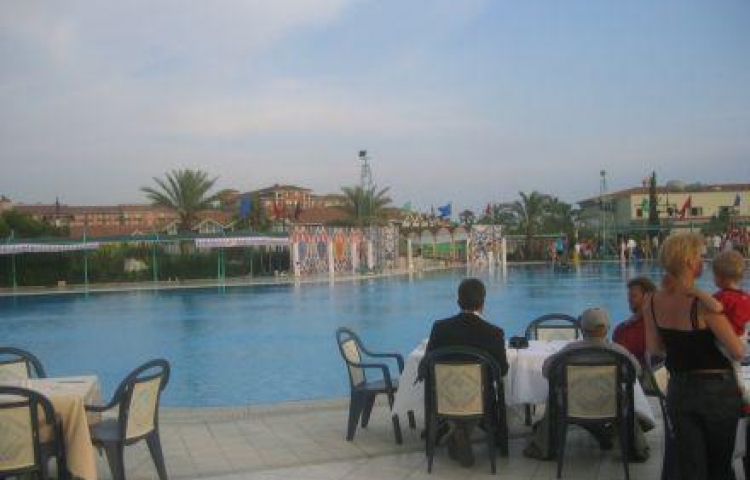 MAJESTY PALM BEACH HOTEL