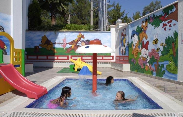 ROYAL GARDEN HOTEL