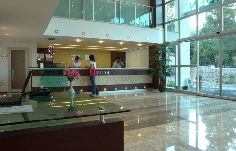ROYAL GARDEN HOTEL